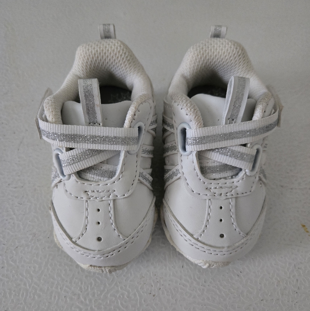 Genuine Kids Baby Size 2 Chunky Sneaker Shoes